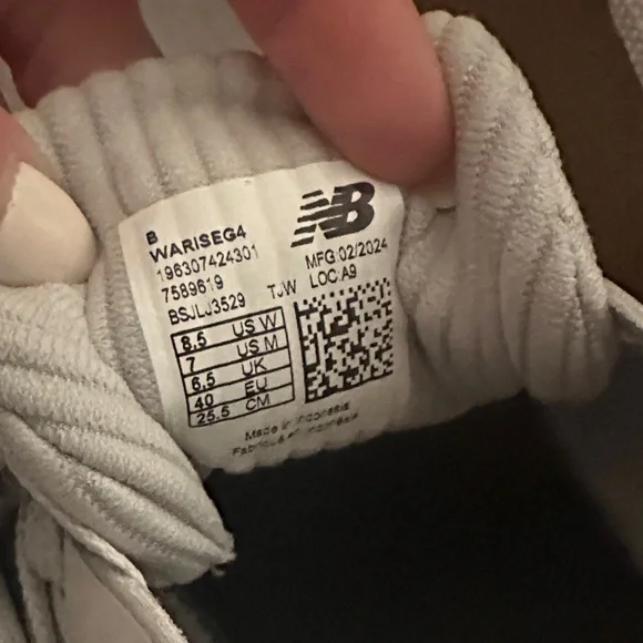 New Balance Women's Gray White Running Shoes Size 8.5 - NWT - Picture 3 of 3